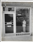 [Brownsville] Photograph of Washington Street, Drs. Landin and Landin Optometrists