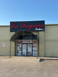 Photograph of La Reynera Bakery by Sara E. Azua and Marilu Estevanes